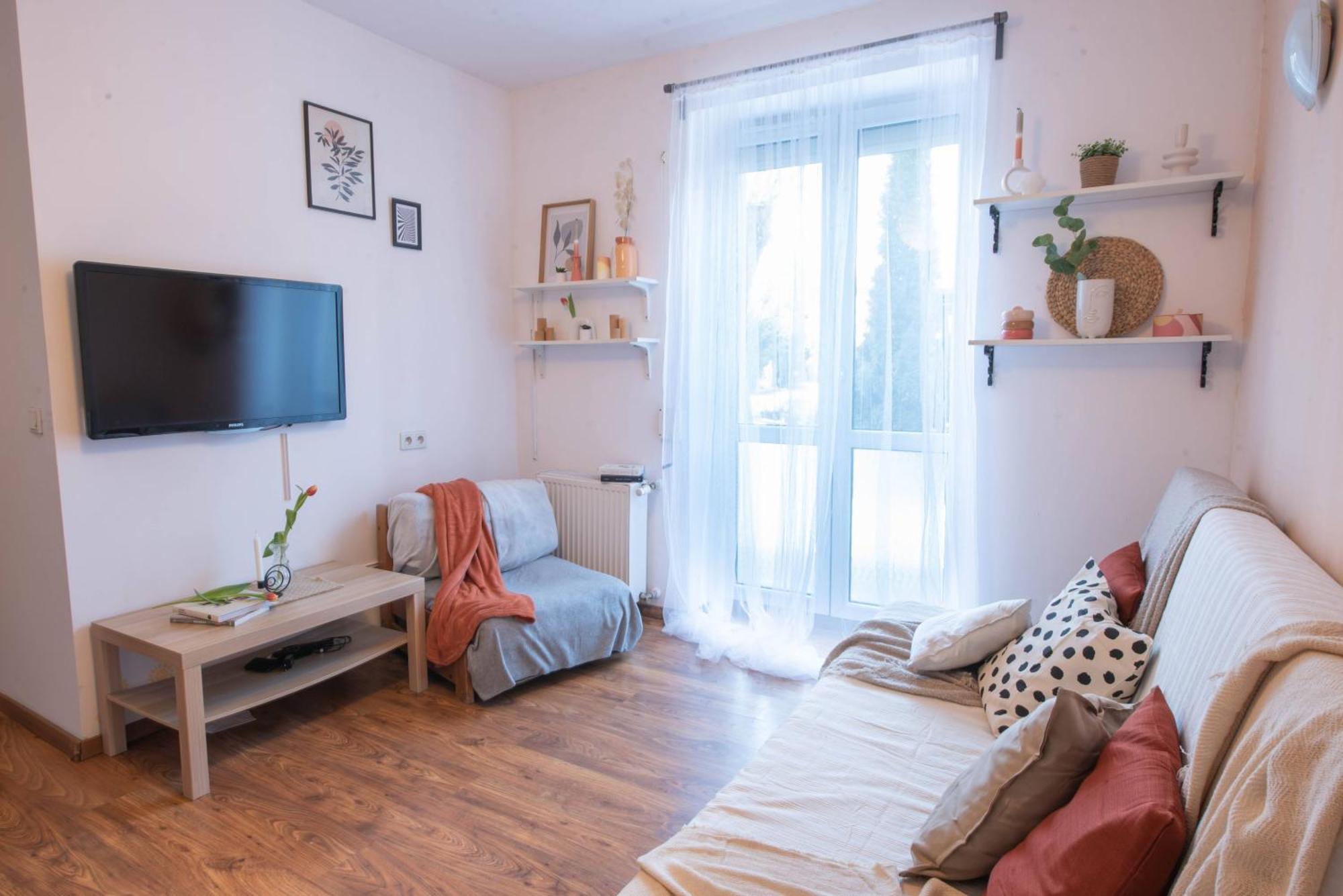 Home Studio Z Ogrodkiem Krakow Bagian luar foto